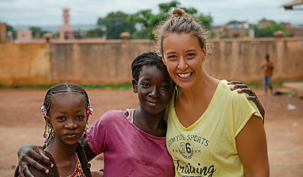 Comment S Engager Dans L Humanitaire Dossier Familial