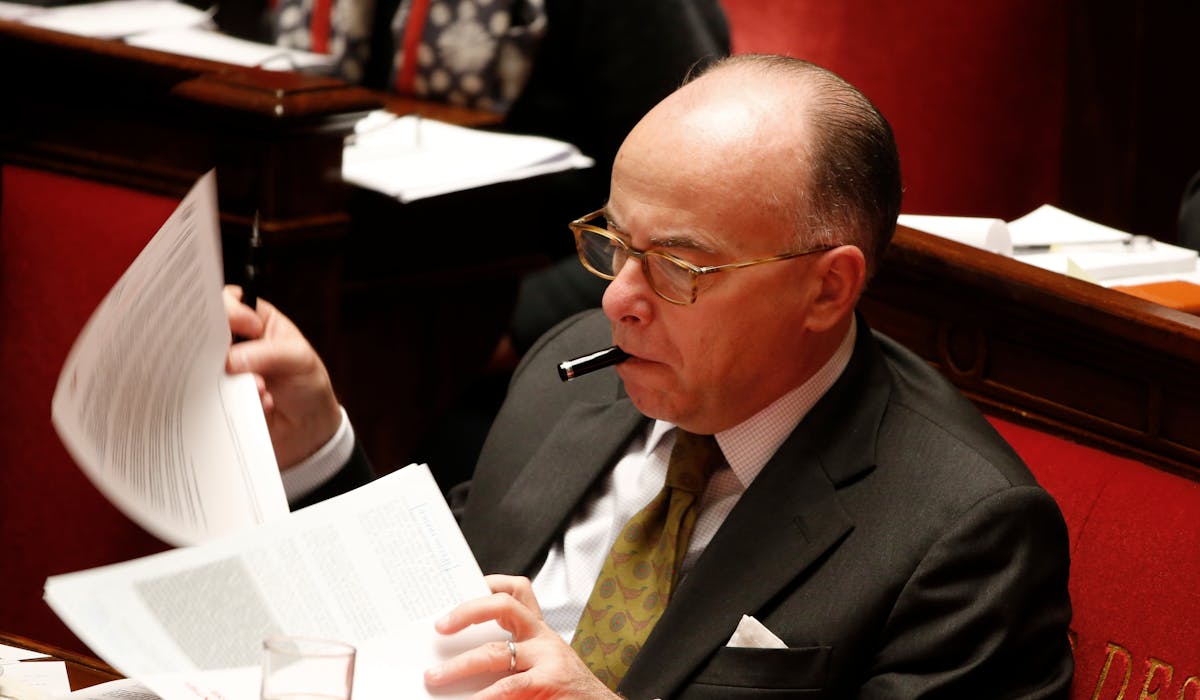 Bernard Cazeneuve à l’Assemblée nationale, lors d’un débat sur la prorogation de l’état d’urgence le 19 novembre. Bernard Cazeneuve à l’Assemblée nationale, lors d’un débat sur la prorogation de l’état d’urgence le 19 novembre.