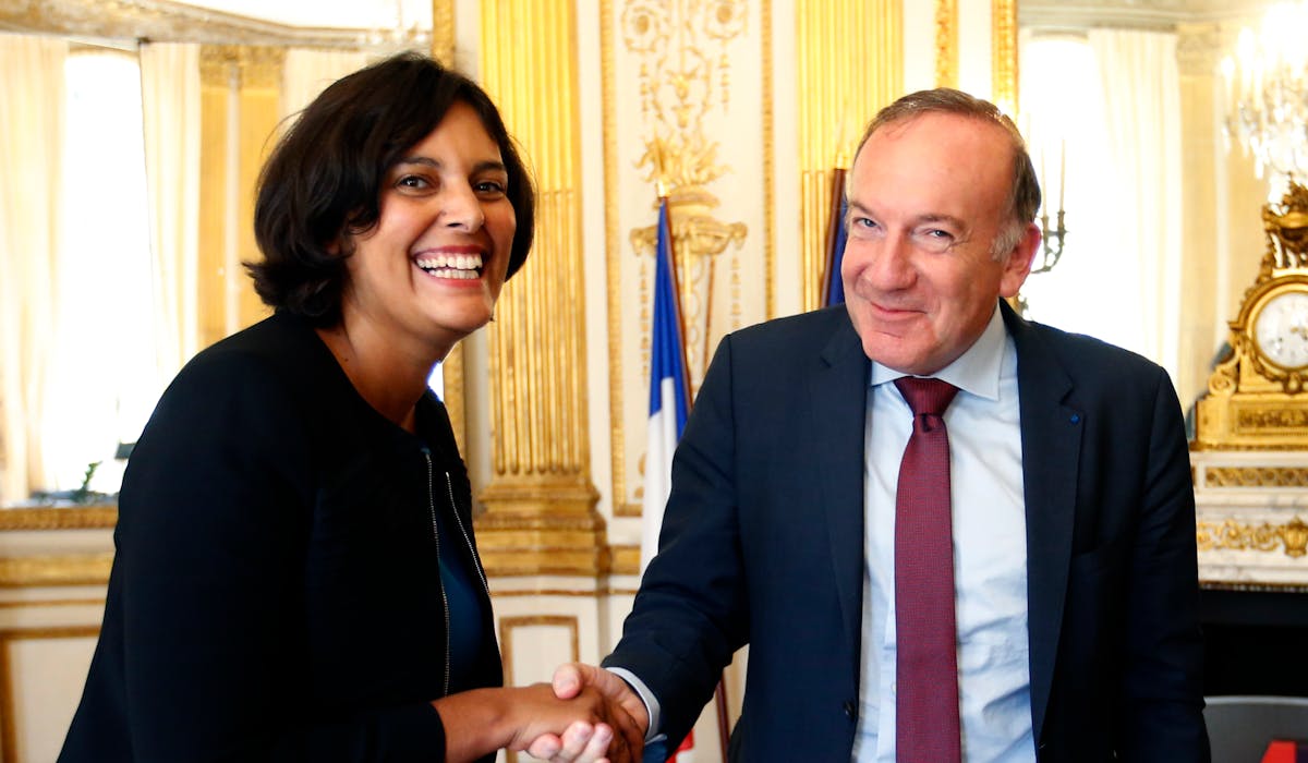 Myriam El Khomri et le président du Medef, Pierre Gattaz, en septembre 2015 au ministère du Travail. Myriam El Khomri et le président du Medef, Pierre Gattaz, en septembre 2015 au ministère du Travail.