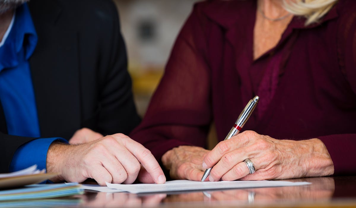 Bercy change une règle fiscale en matière d’assurance vie souscrite dans un couple ayant opté pour le régime de la communauté. Bercy change une règle fiscale en matière d’assurance vie souscrite dans un couple ayant opté pour le régime de la communauté.