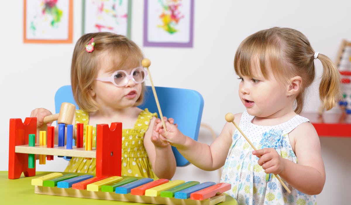 Si vous avez fait garder vos enfants hors de chez vous, que ce soit chez une assistante maternelle agréée, dans une crèche collective ou familiale, une halte-garderie ou un centre de loisirs, vous pouvez bénéficier d’un crédit d’impôt. Si vous avez fait garder vos enfants hors de chez vous, que ce soit chez une assistante maternelle agréée, dans une crèche collective ou familiale, une halte-garderie ou un centre de loisirs, vous pouvez bénéficier d’un crédit d’impôt.