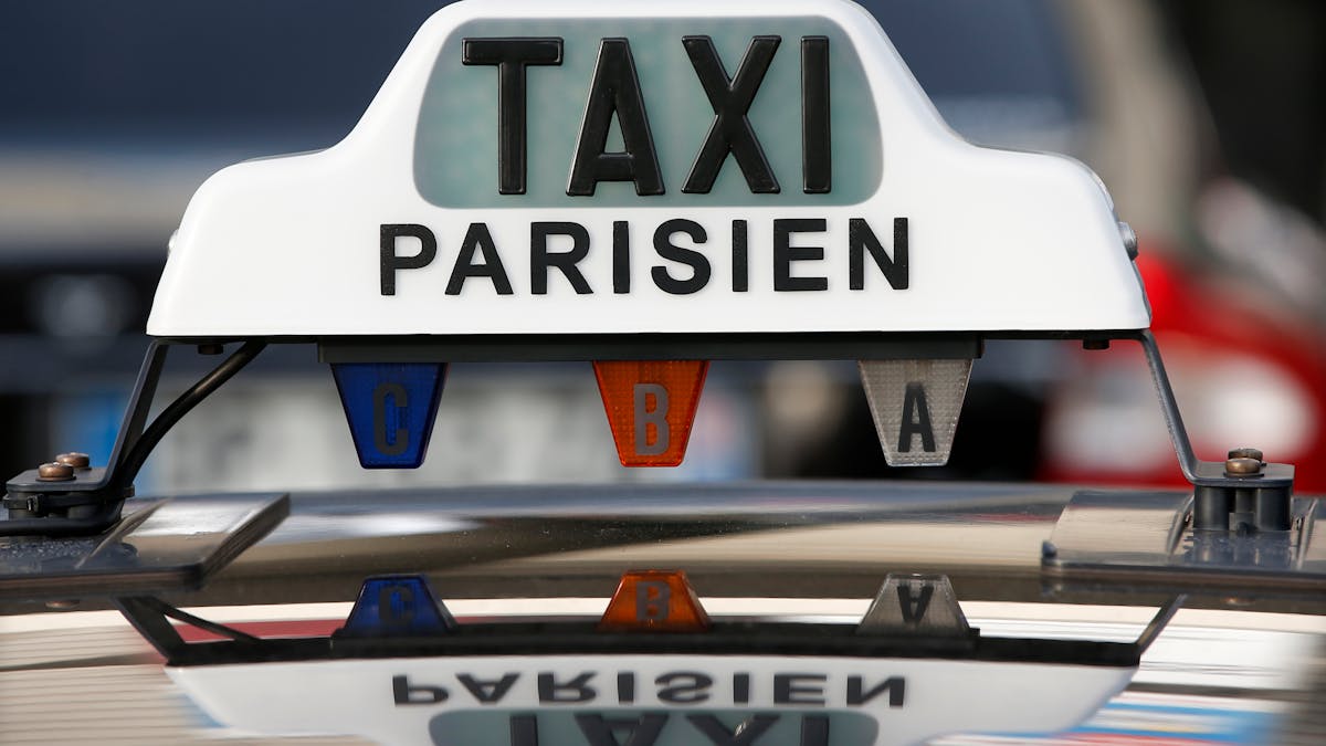 Une loi du 1er octobre 2014 avait mis sur les rails ce dispositif, destiné à permettre aux taxis de répliquer à la concurrence des VTC.
