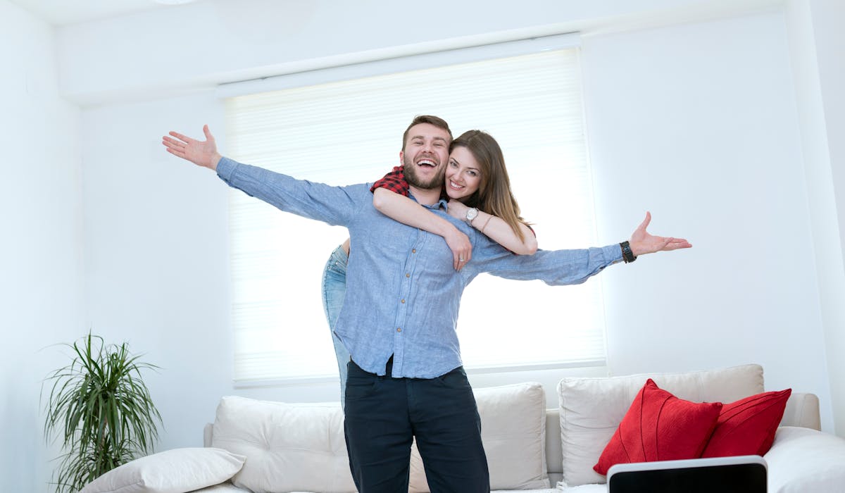 Les taux de crédit immobilier se situent à un niveau plancher record. Les taux de crédit immobilier se situent à un niveau plancher record.