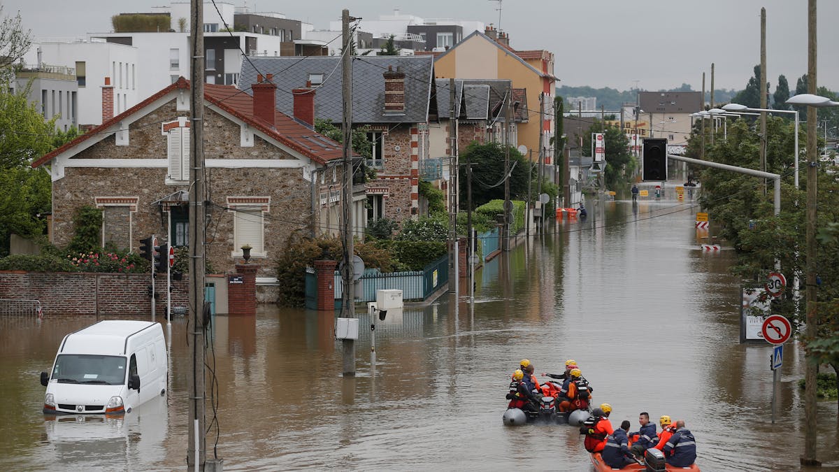 Juvisy-sur-Orge (Essonne), visée par l’arrêté, envahie par les eaux le 3 juin.