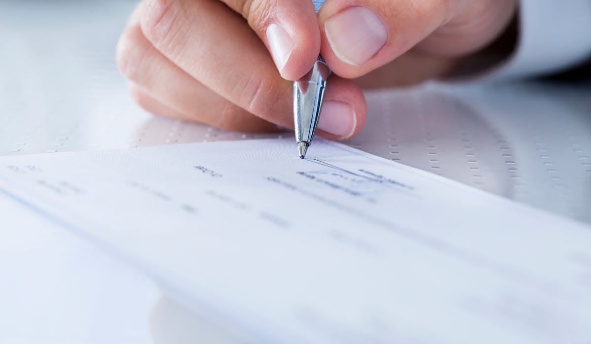 La Validite Des Cheques Passera De 12 A 6 Mois A Compter Du