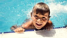 Votre enfant peut apprendre gratuitement la natation cet été