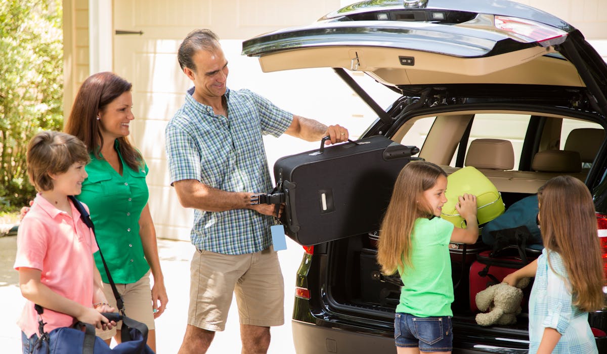 Vous devez disposer au fond de votre coffre les bagages les plus rigides et volumineux. Vous devez disposer au fond de votre coffre les bagages les plus rigides et volumineux.