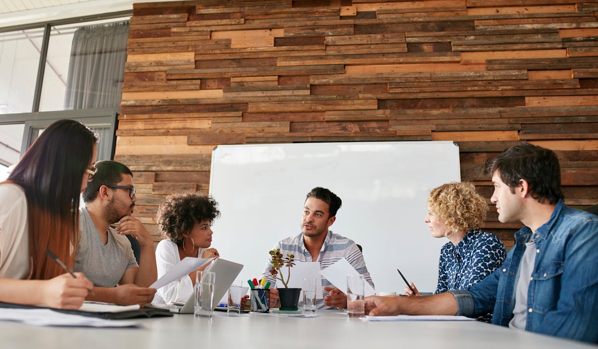 L’accord collectif entérine par écrit le fruit de négociations menées dans une entreprise ou un groupe d’entreprises. L’accord collectif entérine par écrit le fruit de négociations menées dans une entreprise ou un groupe d’entreprises.