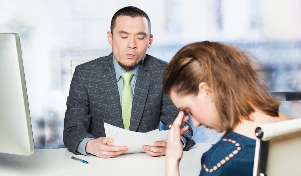 Mentir dans son CV peut provoquer le licenciement. Mentir dans son CV peut provoquer le licenciement.