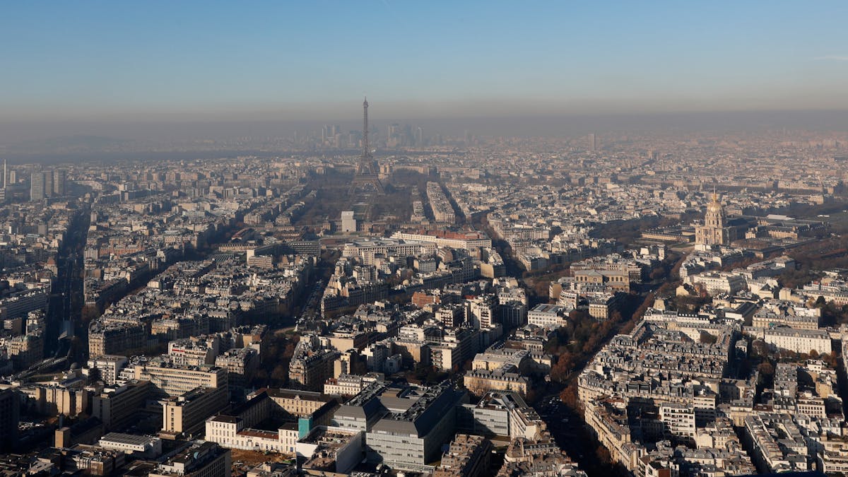 Paris, ici jeudi 1er décembre, connaît « un important épisode de pollution de l’air » depuis mercredi, indique l’association Airparif.