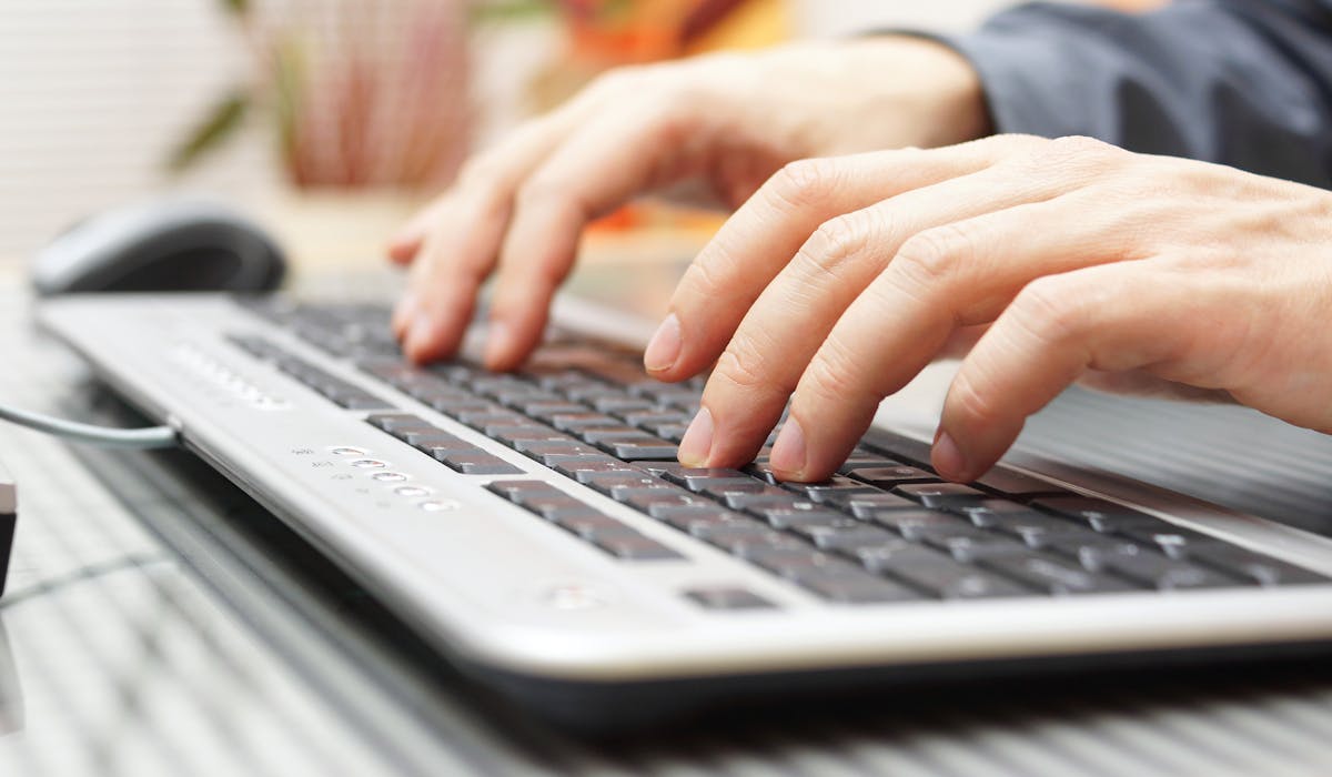 L’Adie souhaite développer un réseau de 300 assistants informatiques. L’Adie souhaite développer un réseau de 300 assistants informatiques.