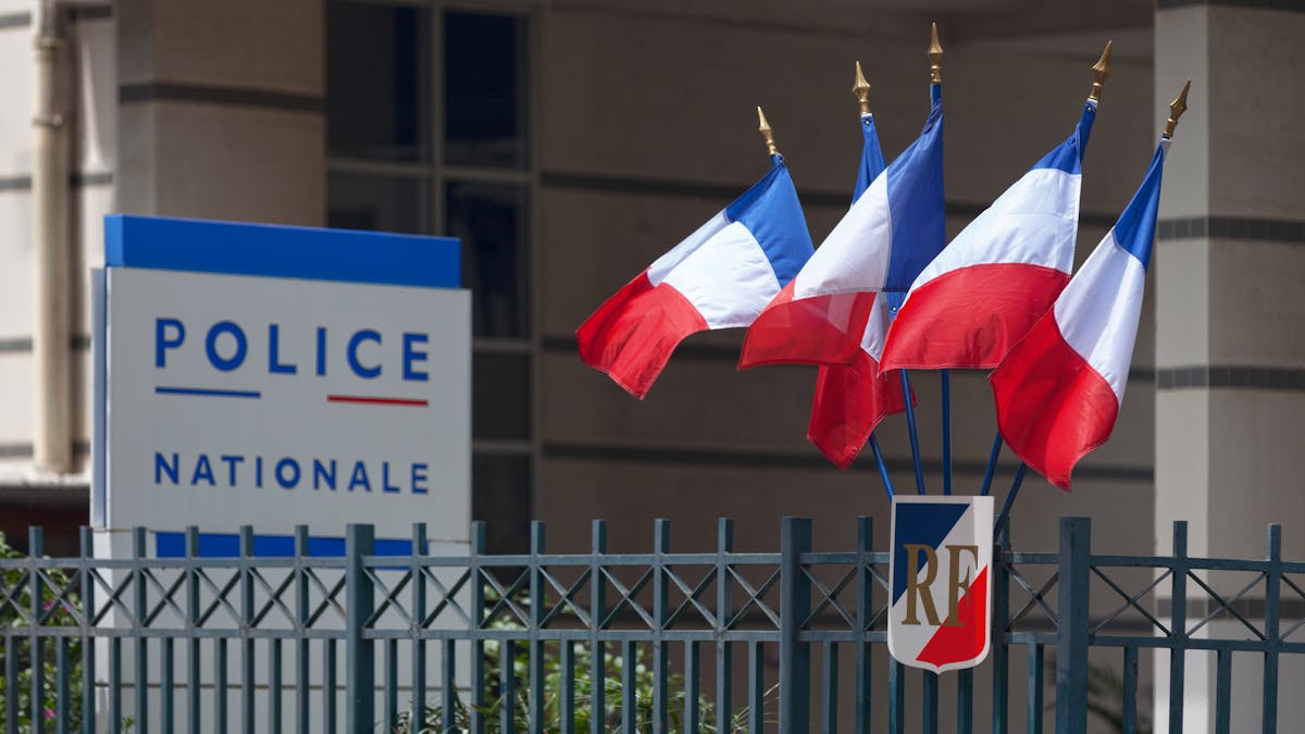Un nouveau numéro de téléphone, le 34 30, va remplacer le standard de la Préfecture de police de Paris.