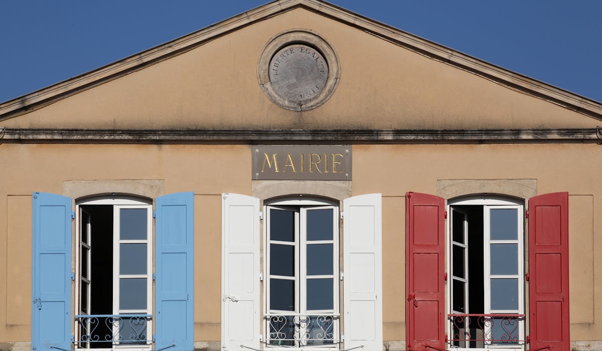 Les élus municipaux peuvent percevoir des indemnités de fonction. Les élus municipaux peuvent percevoir des indemnités de fonction.
