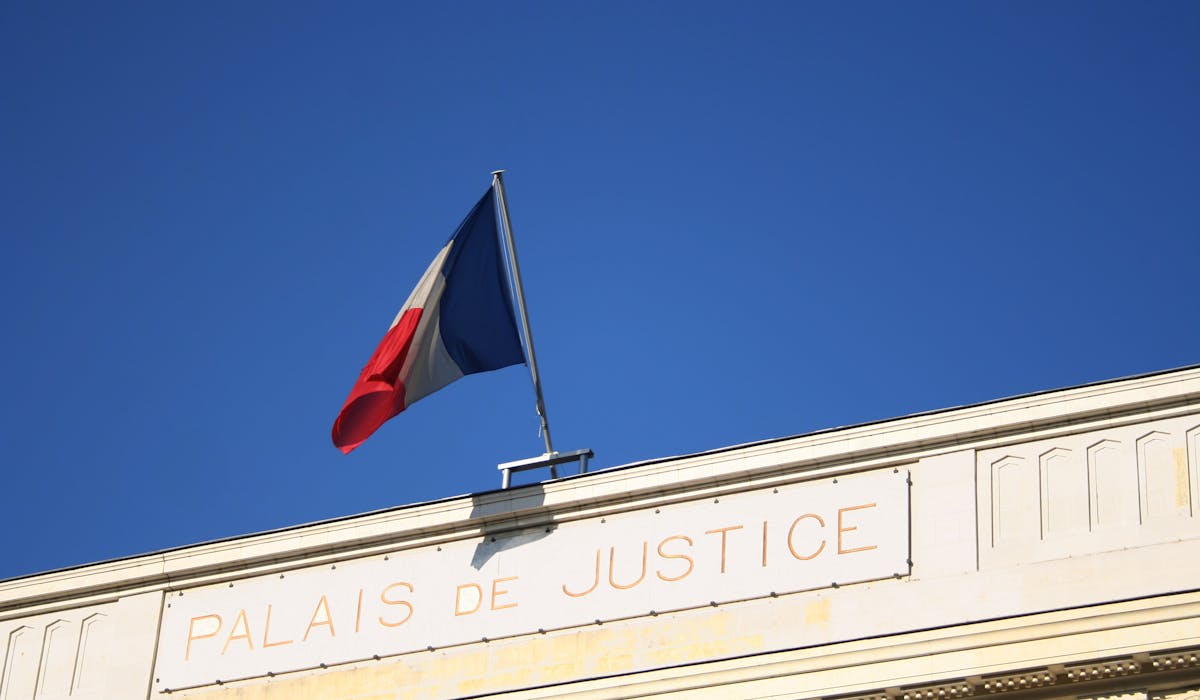 La médiation familiale devient obligatoire à titre expérimental dans onze tribunaux de grande instance. La médiation familiale devient obligatoire à titre expérimental dans onze tribunaux de grande instance.