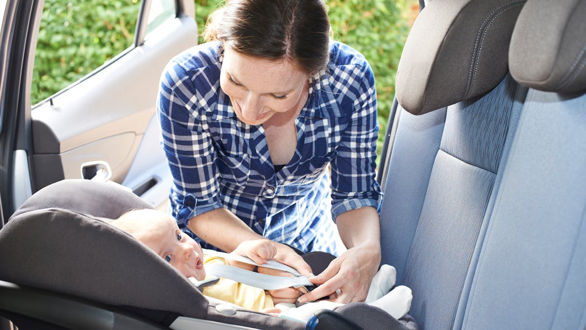 Siege Auto Pour Bebe Bien Le Choisir Bien L Installer Dossier Familial Dossier Familial Siege Auto Pour Bebe Bien Le Choisir Bien L Installer Dossier Familial Dossier Familial