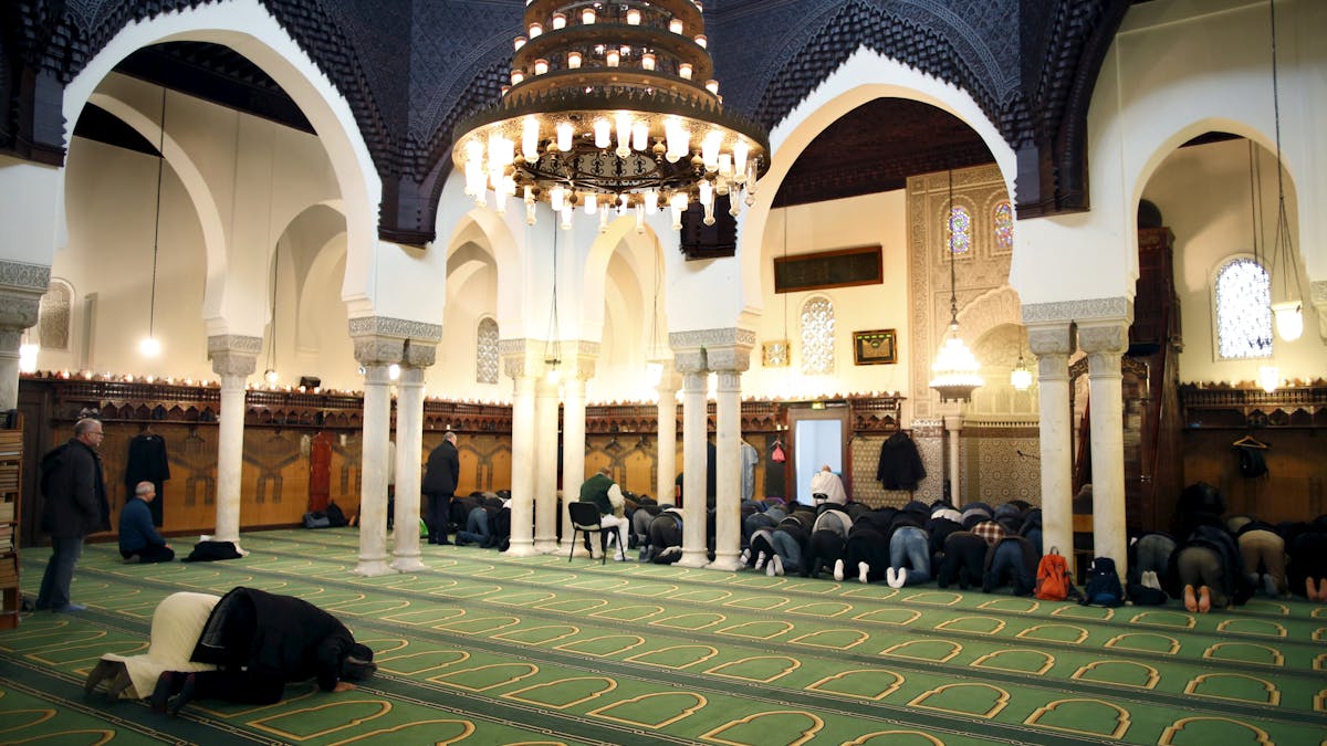 Une prière à la Grande Mosquée de Paris, le 10 janvier 2016.