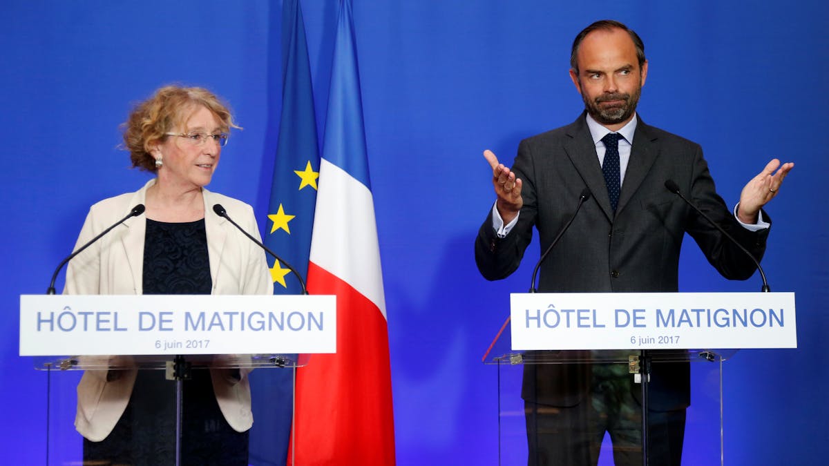 Muriel Pénicaud et Edouard Philippe, mardi 6 juin lors de leur conférence de presse commune.