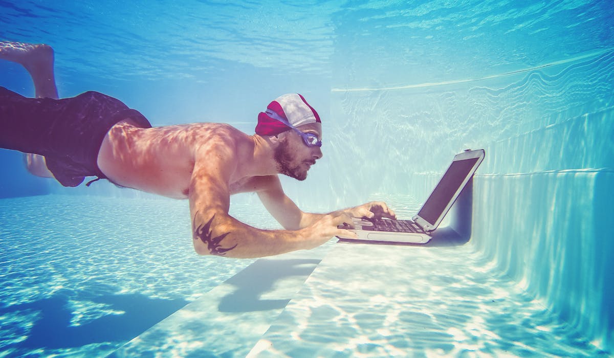 Pendant les vacances, vous n'aves pas à consulter vos mails professionnels. Pendant les vacances, vous n'aves pas à consulter vos mails professionnels.