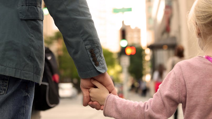 Les parents peuvent avoir droit à l’allocation de rentrée scolaire, attribuée sous conditions de ressources. CAF : l'allocation de rentrée scolaire (ARS) sera versée fin août