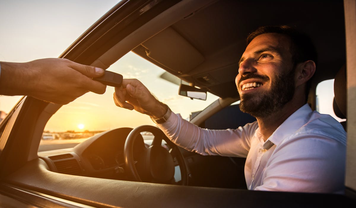 Louer une voiture dans un pays hors Union Européenne nécessite de prendre certaines précautions : munissez-vous d'un permis international, vérifiez l'âge et le nombre d'années de permis requis, et lisez bien le contrat de location et l'assurance proposés. Louer une voiture dans un pays hors Union Européenne nécessite de prendre certaines précautions : munissez-vous d'un permis international, vérifiez l'âge et le nombre d'années de permis requis, et lisez bien le contrat de location et l'assurance proposés.