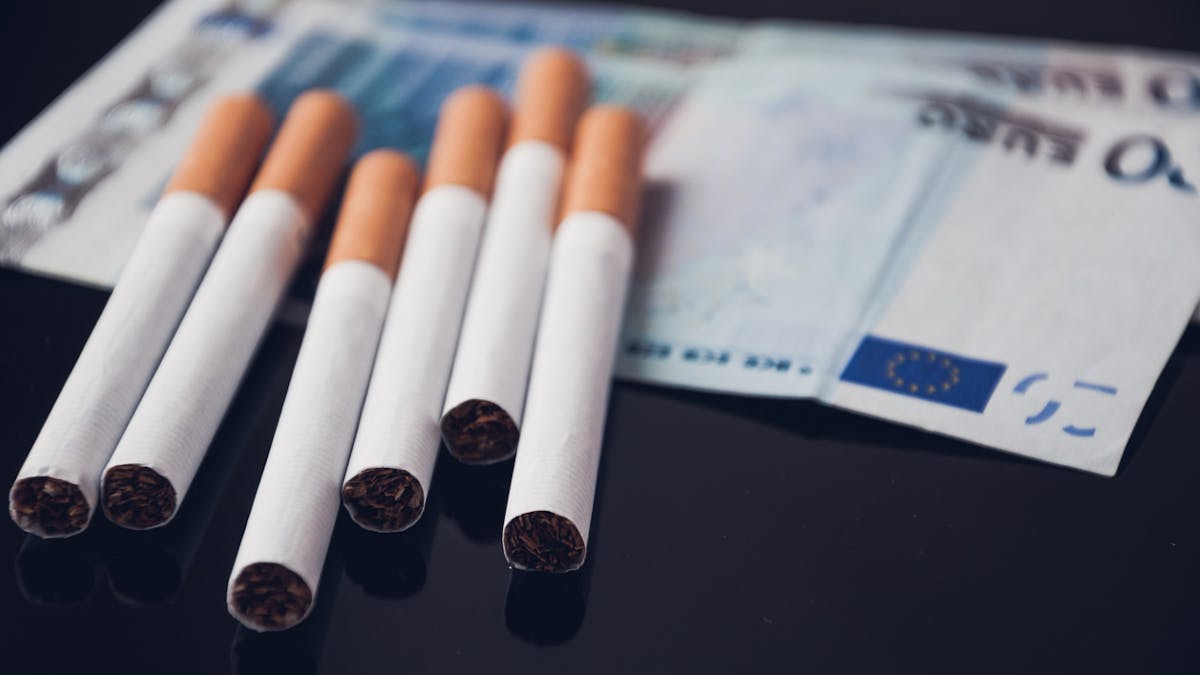 Les cigarettes les moins chères devraient coûter 7,5 euros le paquet en 2018.