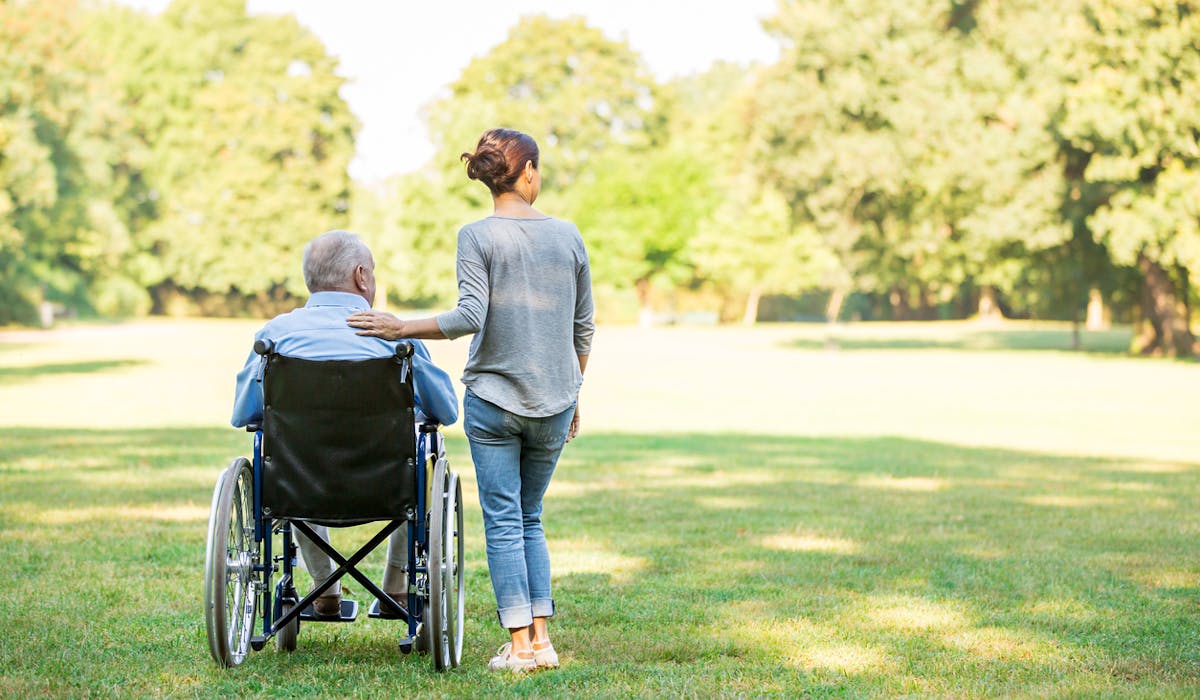 Une formation en ligne gratuite aide les proches aidants à trouver des réponses à leurs questions. Une formation en ligne gratuite aide les proches aidants à trouver des réponses à leurs questions.