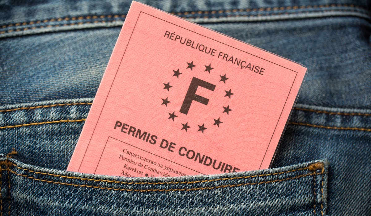 A partir du 6 novembre, les demandes de permis de conduire et de certificat d’immatriculation se feront uniquement en ligne. A partir du 6 novembre, les demandes de permis de conduire et de certificat d’immatriculation se feront uniquement en ligne.