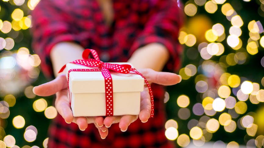 Donner son cadeau de Noël à une association, un acte généreux qui fera des heureux.