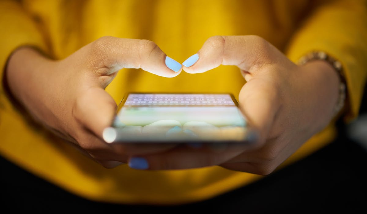Il est conseillé de limiter les appels et de privilégier les SMS. Il est conseillé de limiter les appels et de privilégier les SMS.