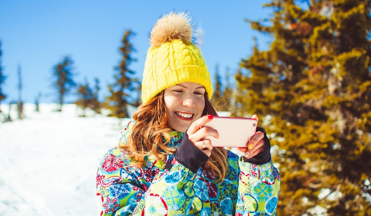 Sur les pistes, les smartphones peuvent avoir d’autres utilités que de prendre des selfies. Sur les pistes, les smartphones peuvent avoir d’autres utilités que de prendre des selfies.