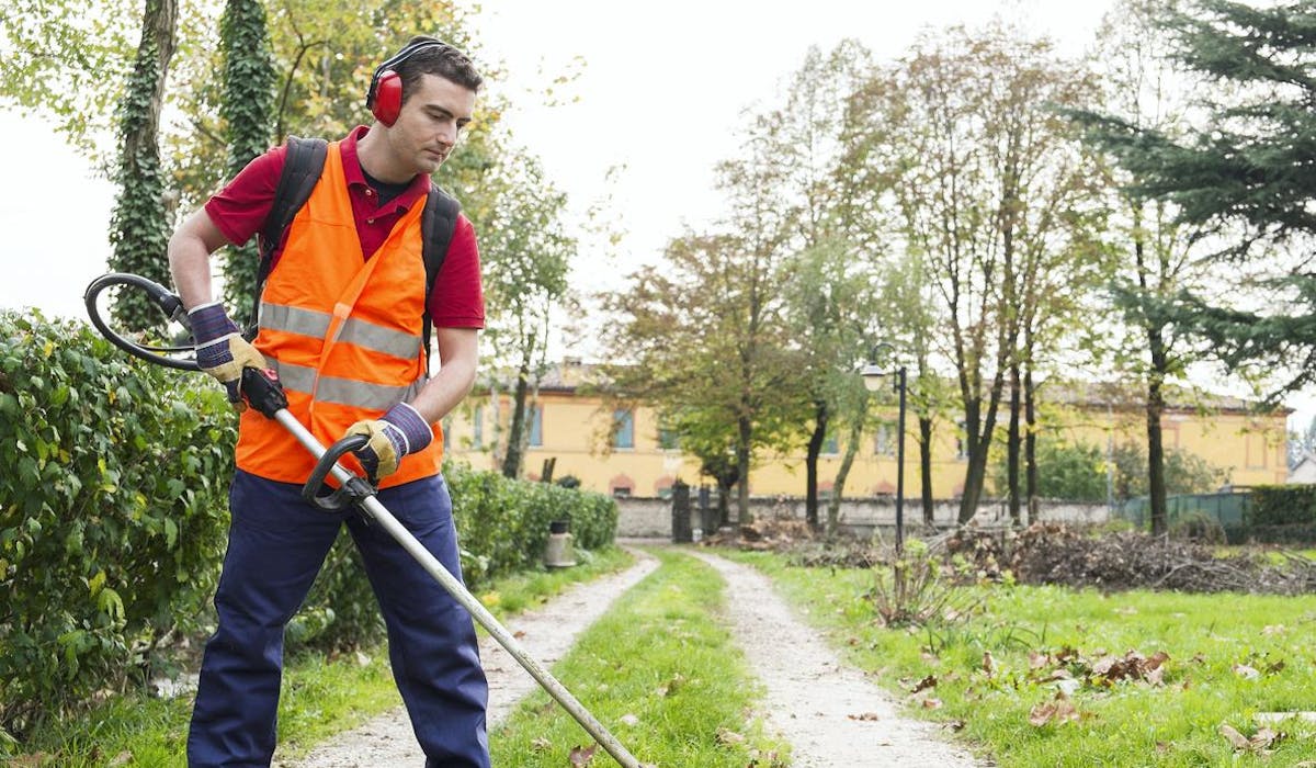 Les PEC doivent permettre un retour à l’emploi durable des personnes qui en sont le plus éloignées. Les PEC doivent permettre un retour à l’emploi durable des personnes qui en sont le plus éloignées.