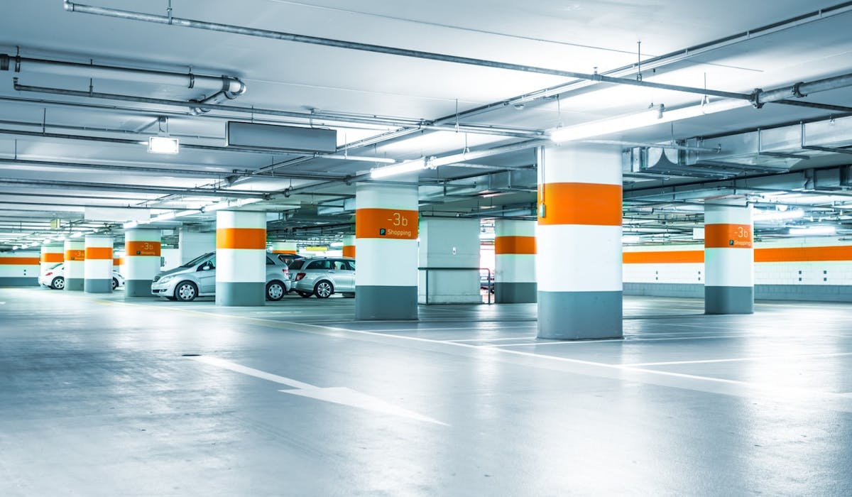 Avec un prix d’achat moindre, peu de charges et de frais d’entretien, la place de parking est un placement locatif plus rentable. Avec un prix d’achat moindre, peu de charges et de frais d’entretien, la place de parking est un placement locatif plus rentable.
