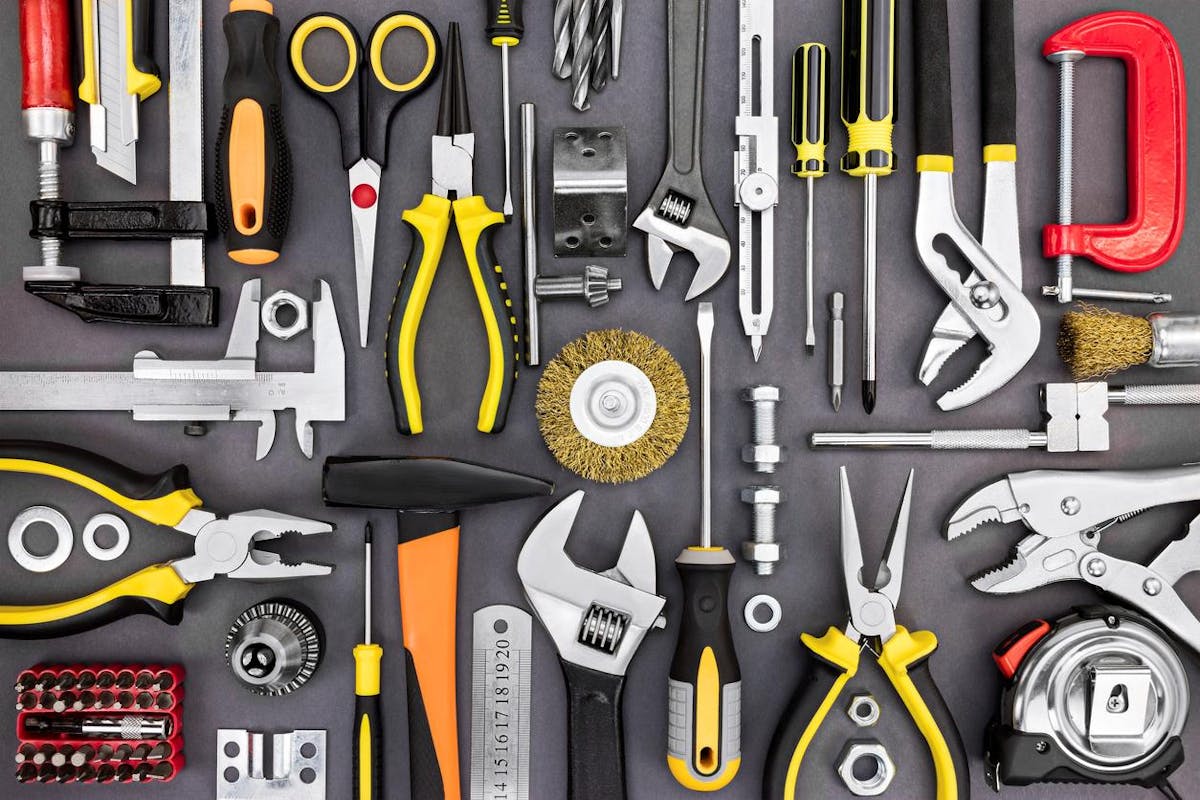 Les outils indispensables pour se lancer dans le bricolage à la maison