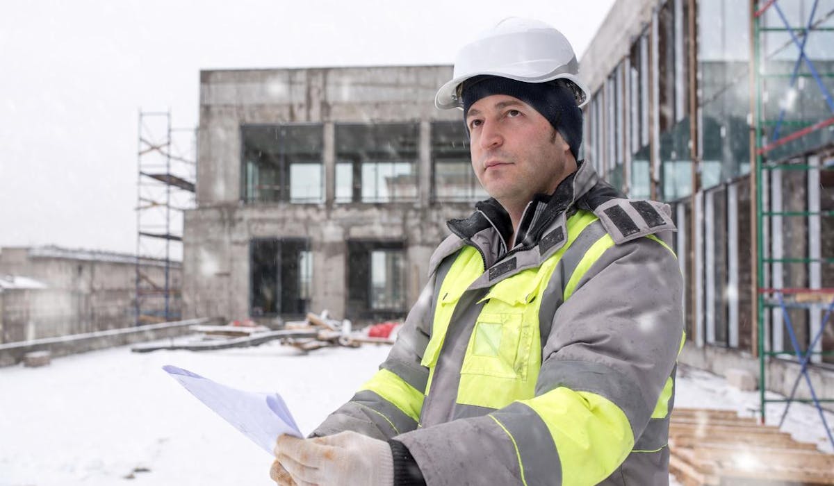 L’employeur peut être conduit à limiter le temps de travail au froid. L’employeur peut être conduit à limiter le temps de travail au froid.