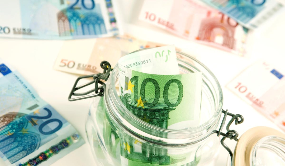 Le livret A et le livret de développement durable et solidaire (LDDS), rémunérés à un taux de 0,75 %, continuent d’être totalement exonérés d’impôt et de prélèvements sociaux. Le livret A et le livret de développement durable et solidaire (LDDS), rémunérés à un taux de 0,75 %, continuent d’être totalement exonérés d’impôt et de prélèvements sociaux.