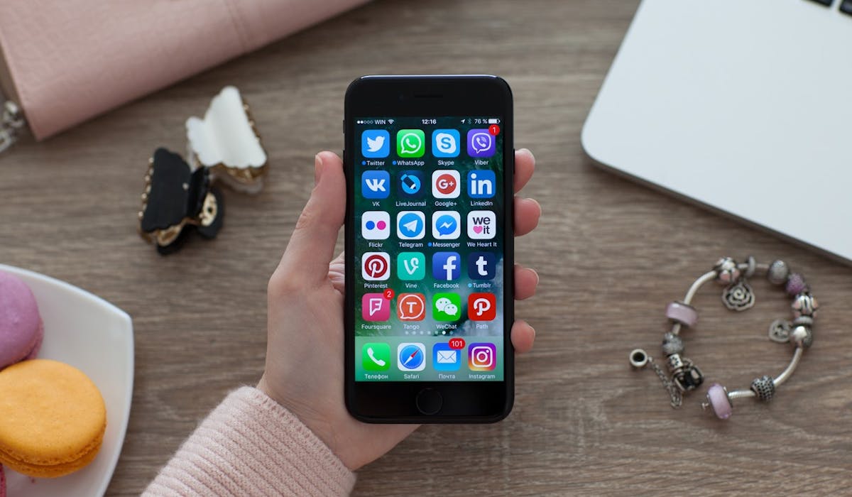 Le gouvernement assigne Google et Apple en justice. Le gouvernement assigne Google et Apple en justice.