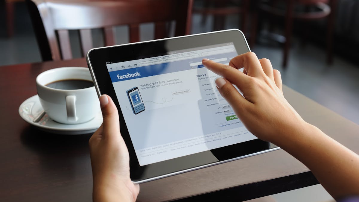 Sur Facebook, les données personnelles peuvent être accessibles aux applications mobiles.