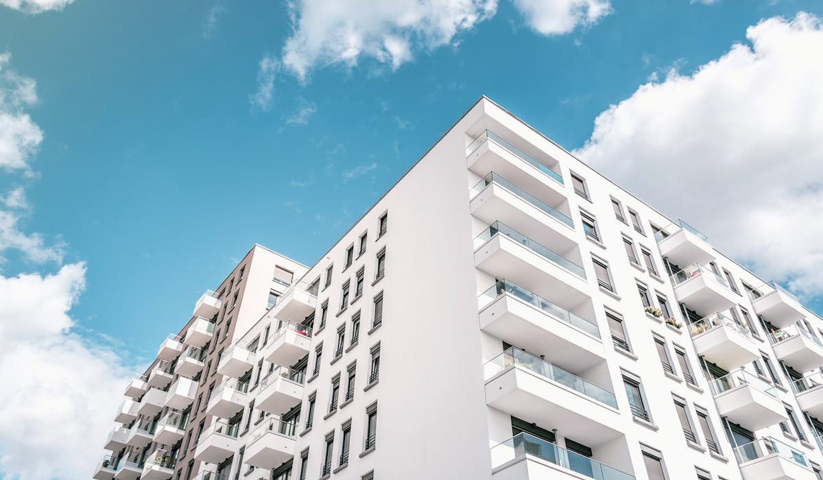 Le gouvernement présente le projet de loi ELAN consacrée au logement. Le gouvernement présente le projet de loi ELAN consacrée au logement.