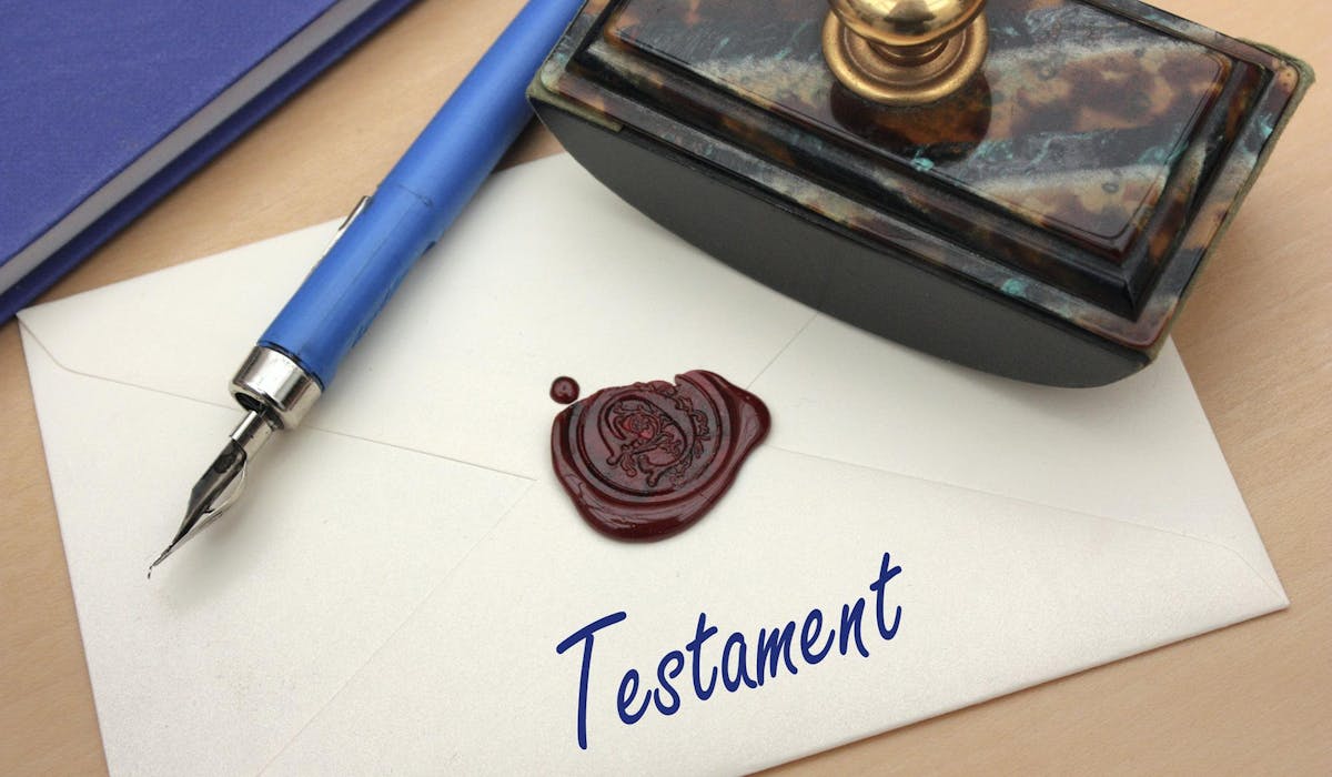 Un légataire est dit « universel » s’il se voit accorder par testament la totalité du patrimoine du défunt. Un légataire est dit « universel » s’il se voit accorder par testament la totalité du patrimoine du défunt.