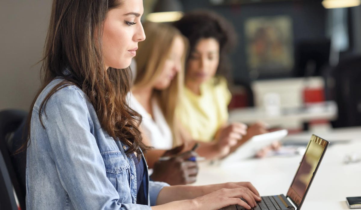 Les résidences jeunes actifs doivent favoriser le développement de « leurs réseaux professionnels », selon les sénateurs qui ont présenté un amendement pour mettre en place un cadre juridique. Les résidences jeunes actifs doivent favoriser le développement de « leurs réseaux professionnels », selon les sénateurs qui ont présenté un amendement pour mettre en place un cadre juridique.
