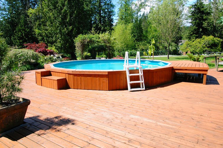 Location : peut-on installer une piscine dans le jardin ?