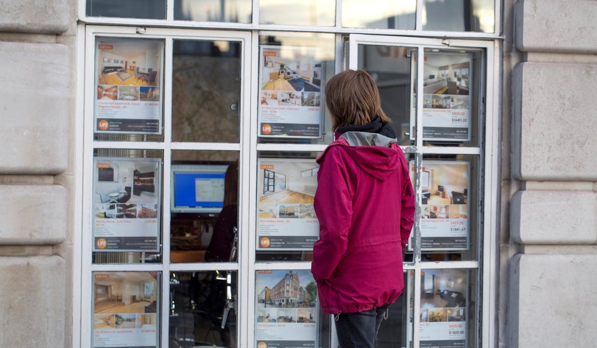 Immobilier Les Frais D Agence Moyens S Elevent A 5 4