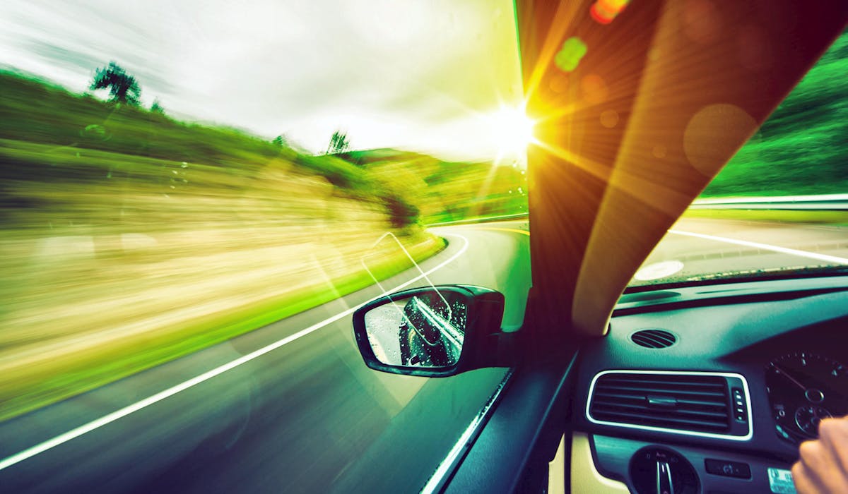 Le loueur de voitures a le droit de demander le règlement d’une amende pour excès de vitesse à son client. Le loueur de voitures a le droit de demander le règlement d’une amende pour excès de vitesse à son client.