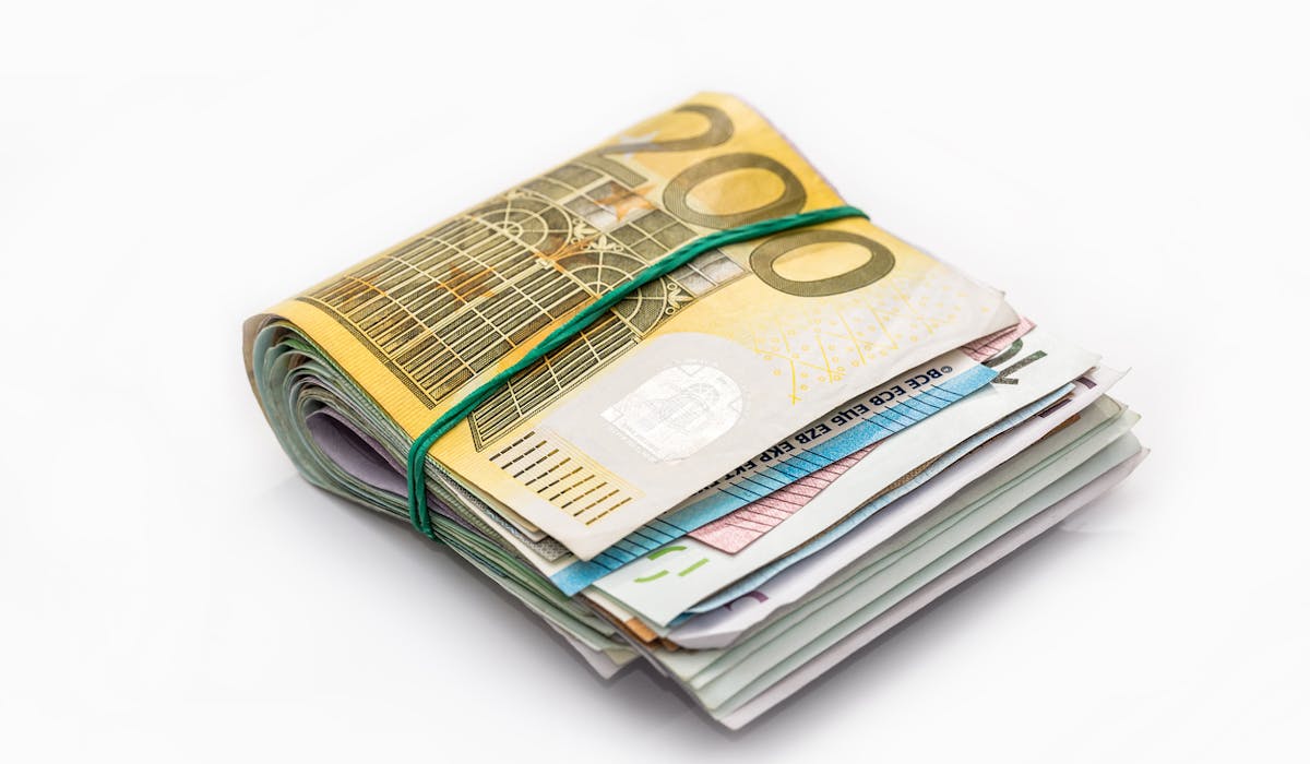 Les mesures fiscales et sociales du gouvernement ne bénéficieront pas à tous les Français en 2019. Les mesures fiscales et sociales du gouvernement ne bénéficieront pas à tous les Français en 2019.