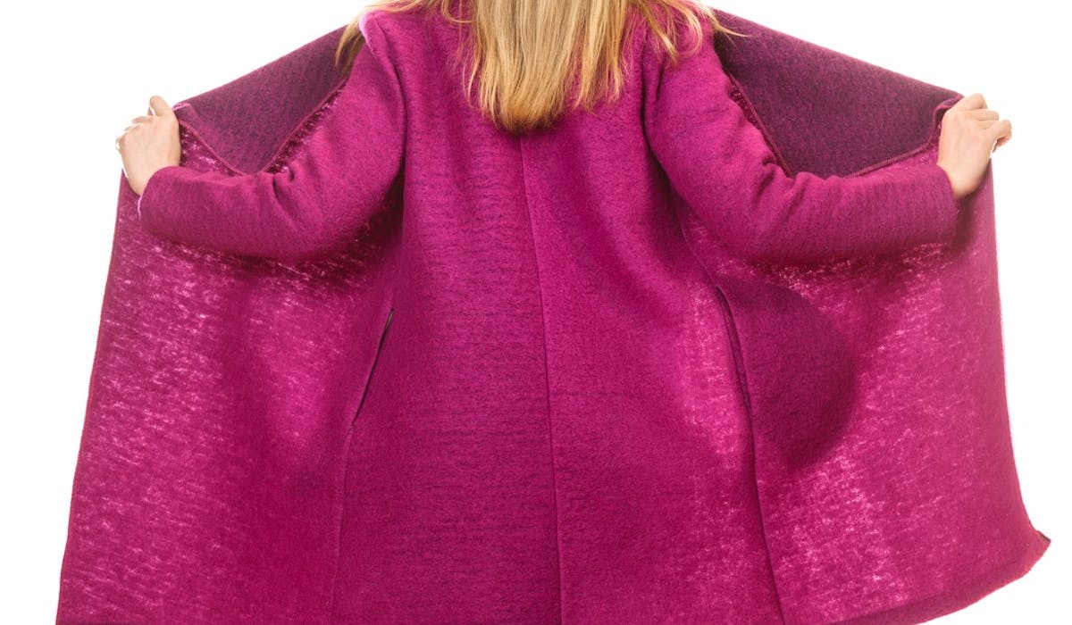L’Ademe a calculé l’impact carbone émis par un manteau. L’Ademe a calculé l’impact carbone émis par un manteau.