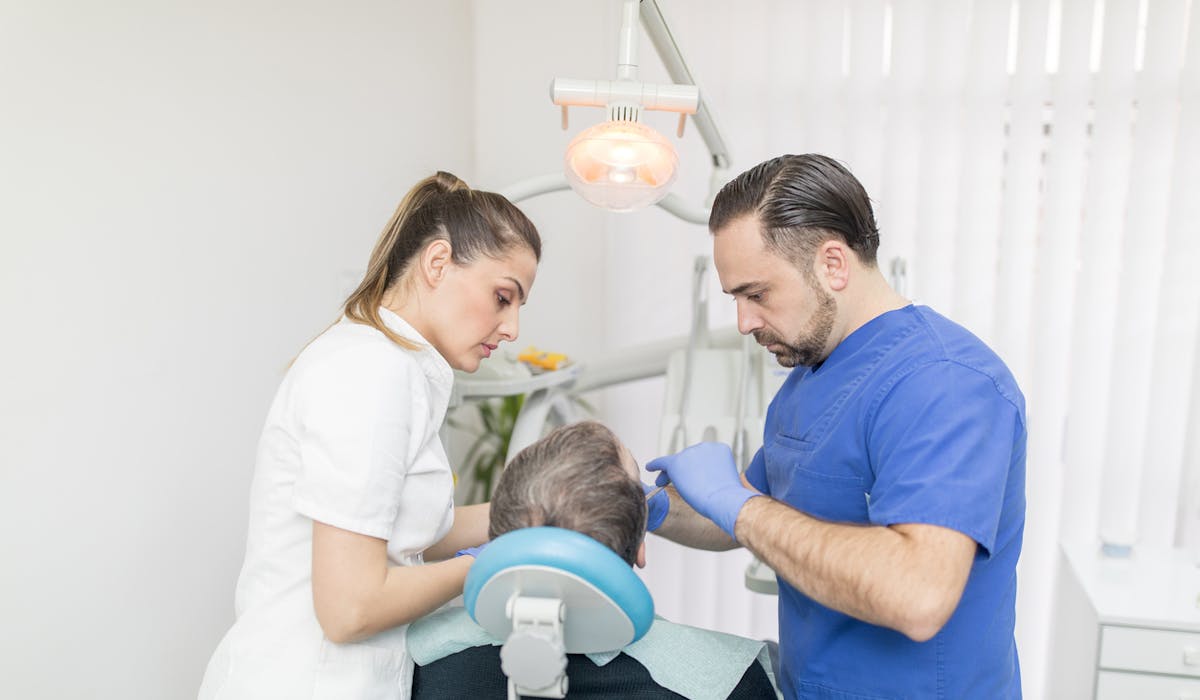 L'activité des conjoints-collaborateurs devra bientôt être obligatoirement déclarée. L'activité des conjoints-collaborateurs devra bientôt être obligatoirement déclarée.