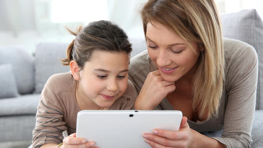 Un outil de contrôle numérique est d’autant plus efficace qu’il est accompagné d’une présence parentale active à but pédagogique.