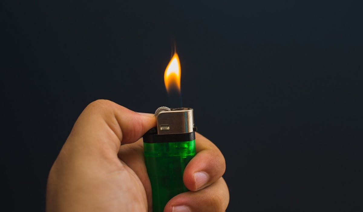 86 % des briquets vendus en France et en Allemagne ne sont pas conformes à la norme de sécurité internationale ISO9994. 86 % des briquets vendus en France et en Allemagne ne sont pas conformes à la norme de sécurité internationale ISO9994.