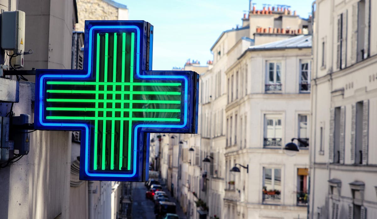 Les pharmaciens ne peuvent actuellement pas prescrire des médicaments. Les pharmaciens ne peuvent actuellement pas prescrire des médicaments.