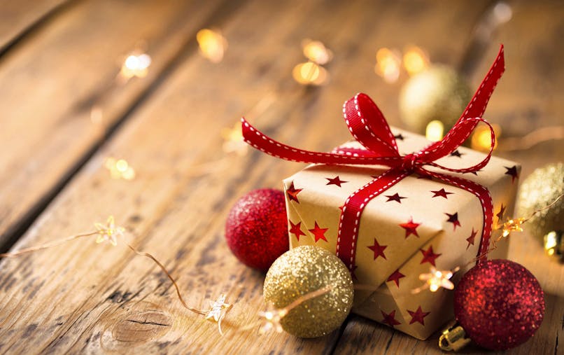 Envoyer Un Cadeau Pour Noel Cadeaux De Noel Quelle Fiscalite Dossier Familial Envoyer Un Cadeau Pour Noel Cadeaux De Noel Quelle Fiscalite Dossier Familial